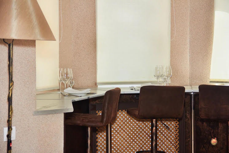 Каминный зал в «9PARROTS» фотография №2