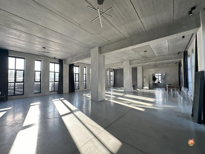 Зал на 1 этаже в «Amore House» фотография №16