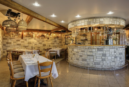 Зал на первом этаже в Караоке-зал