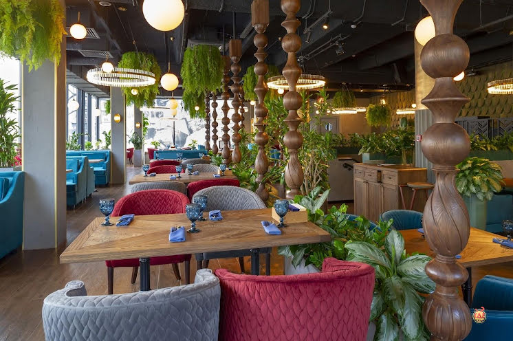 Большой зал в «Чайхана Инжир на Бутырской» фотография №1