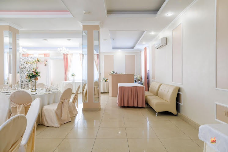 Основной зал в «Милорд» фотография №1