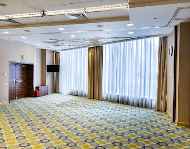  ресторан Hampton by Hilton