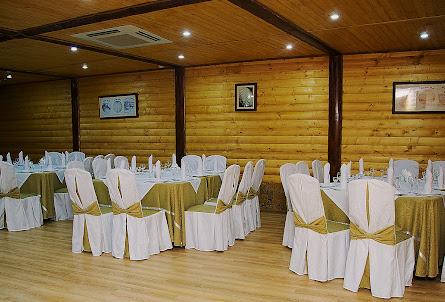 Деревянный зал в Деревянный зал