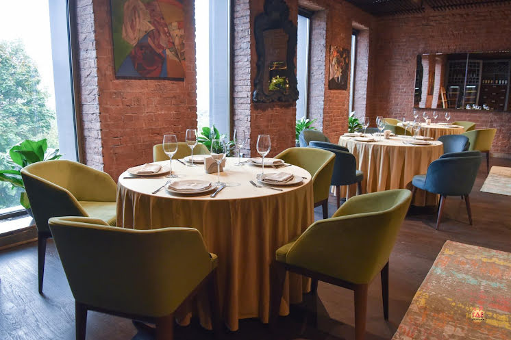 Банкетный зал на 1 этаже в «Амбассадори» фотография №3