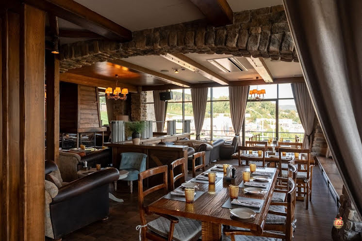 Большой панорамный зал в «Хозяин тайги» фотография №11