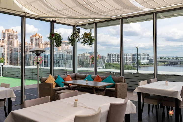 Sky Klauss в «Папаша Клаусс» фотография №10