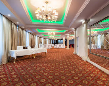  ресторан Бакинский бульвар  Аврора