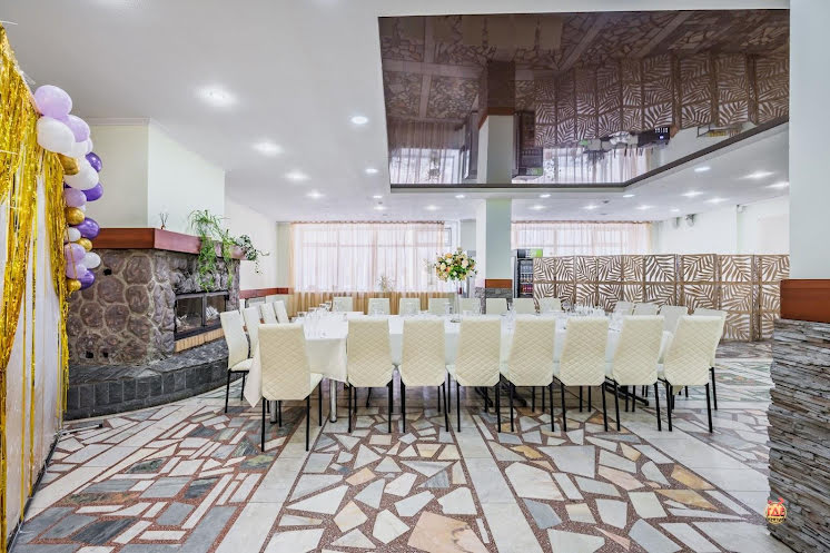 Большой зал  в «LovEda на Чапаева» фотография №4