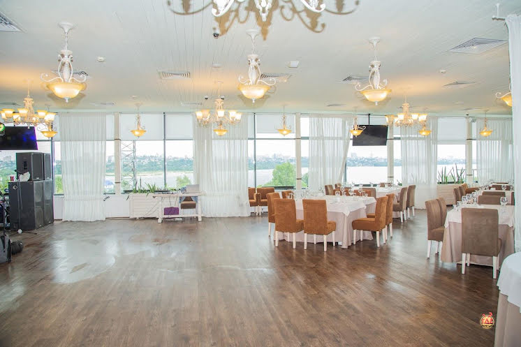 Зал «Панорама-сад» в «Panorama Steak House» фотография №11