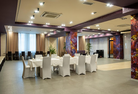 Сиреневый классический зал в Камерный зал