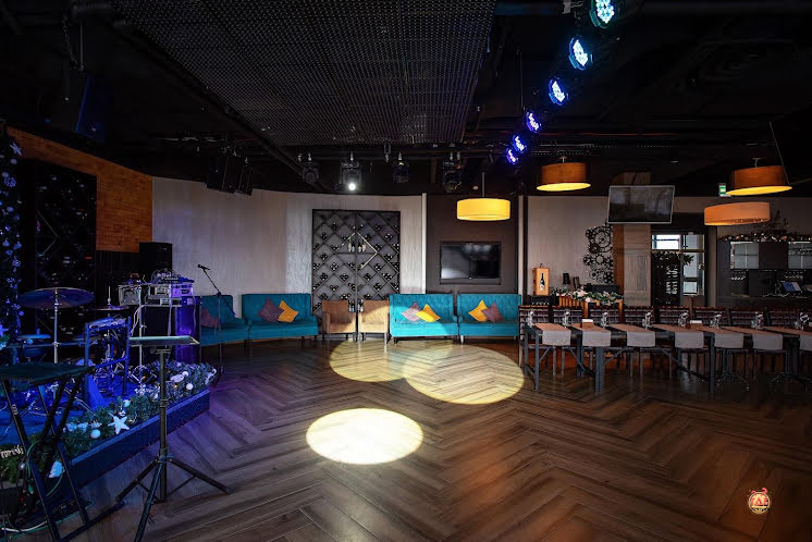 Основной зал ресторана  в «Panorama Steak House» фотография №3