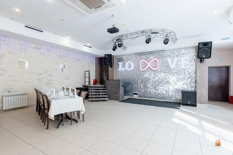 Основной зал  в «Love» фотография №3