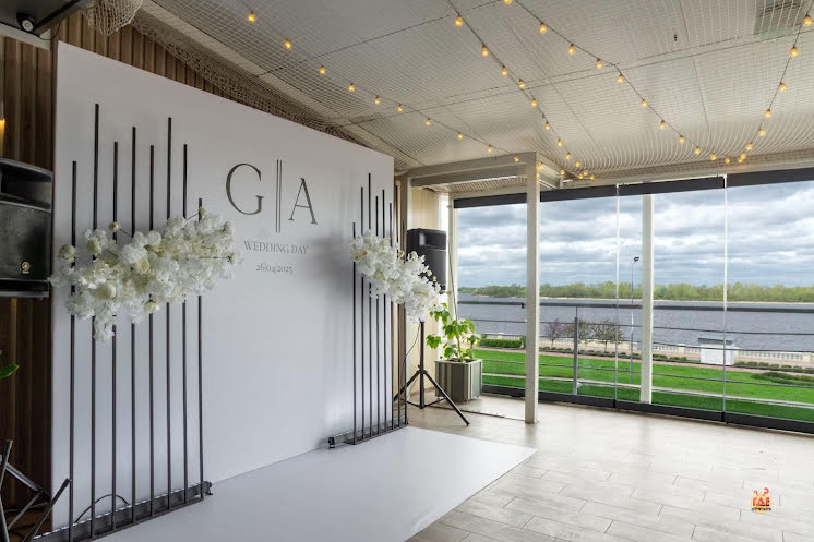 Веранда ресторана в «Monet» фотография №3