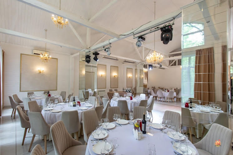 Белый зал в «Золотая подкова» фотография №1