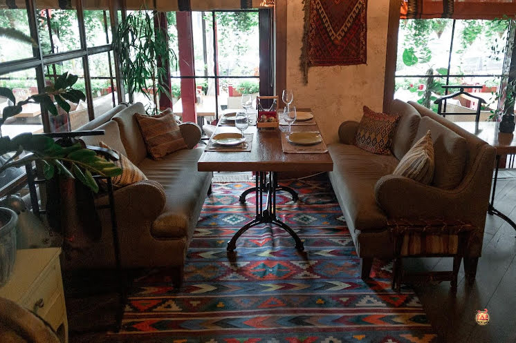 Основной зал в «Бастурма» фотография №3