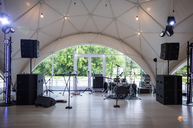 Шатер в яблоневом саду в «Коломенское» фотография №8