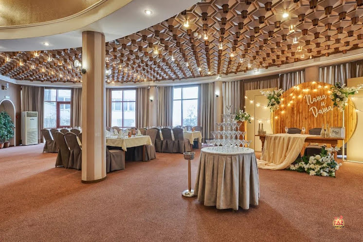 Зал ресторана в «Глобус» фотография №8