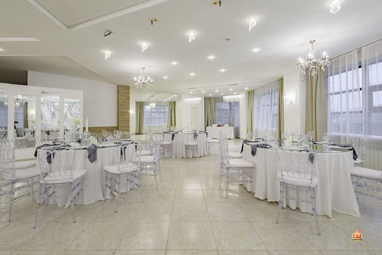 Основной зал  в «Серебро» фотография №18