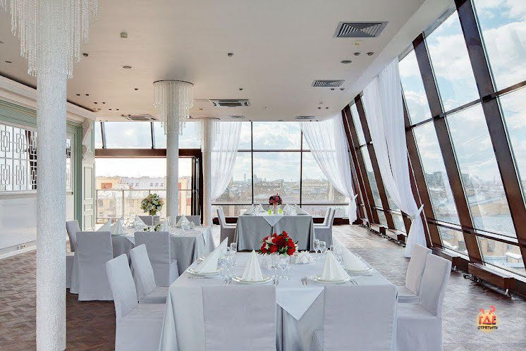 Основной зал в «Altezza» фотография №1