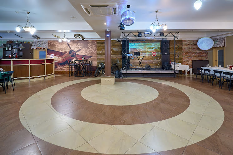 Основной зал  в «Zinger» фотография №9