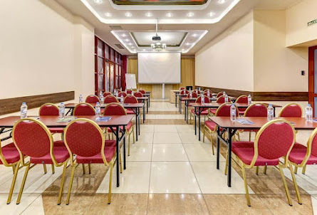 Западный конференц-зал в Переговорная комната