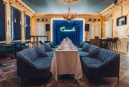 Золотой зал  в Золотой зал 