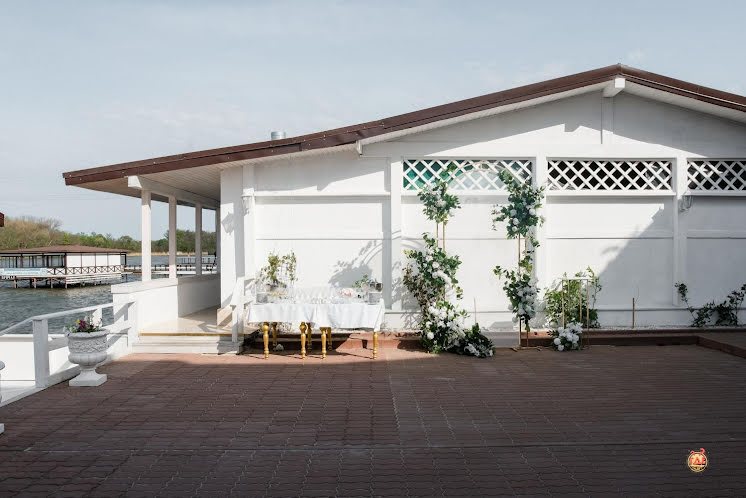 Летняя терраса в «Петровский причал» фотография №18