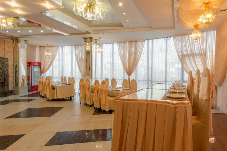 Зал «Персиковый» в «У Озера ​на Героев Космоса» фотография №8