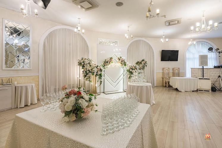 Малый банкетный зал в «Колизей Холл» фотография №7