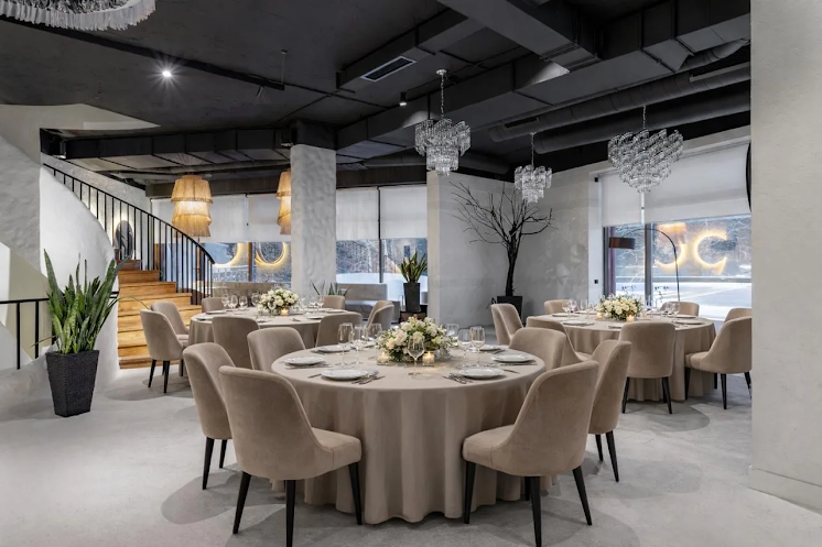 Зал «2 этаж» в «Avgust 13 vostok» фотография №1