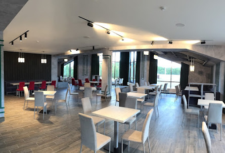 Большой банкетный зал в Малый банкетный зал 