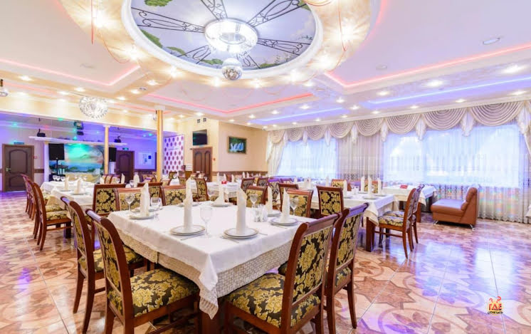 Большой зал в «Лебединое озеро» фотография №11