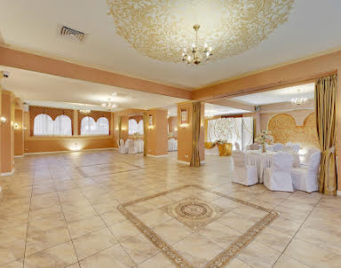 День рождения в Almond