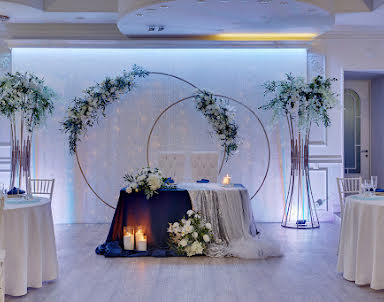 День рождения в Amulet на Восстания