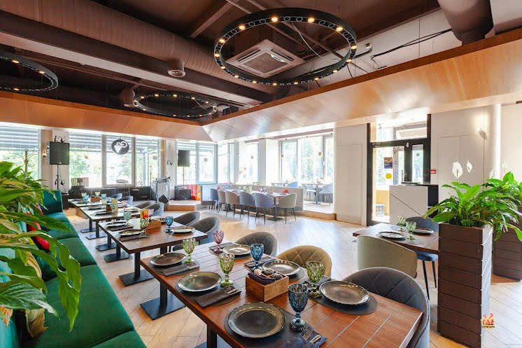 Основной зал  в «Шато Манави на Профсоюзной» фотография №6