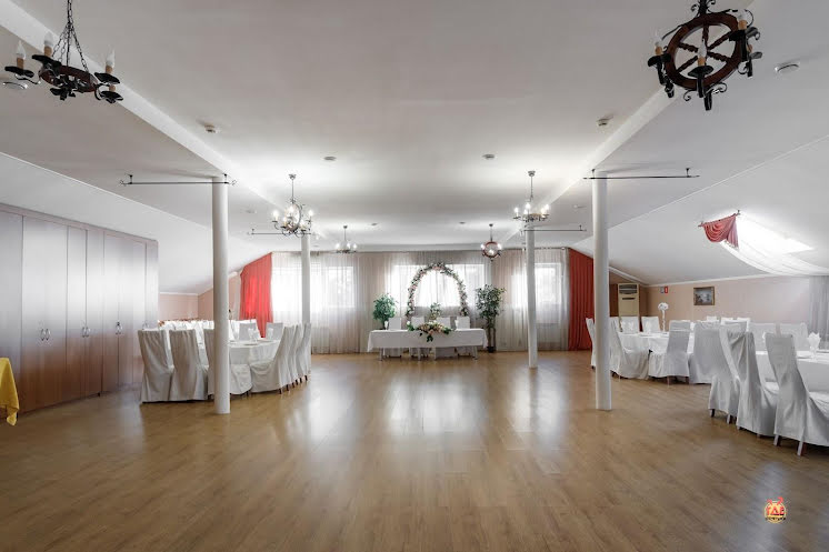 Большой зал в «Лабиринт» фотография №1