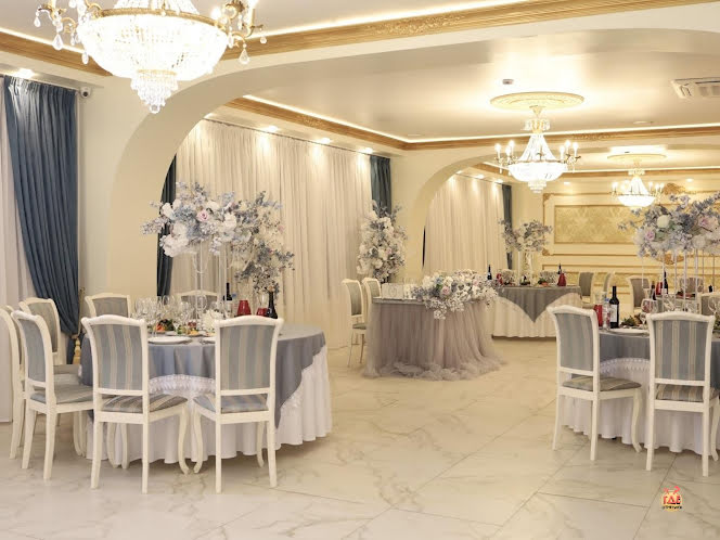 Большой зал в «Версаль» фотография №2