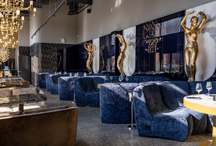  Зал со статуями  в  Зал со статуями 