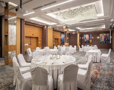  ресторан DoubleTree by Hilton Novosibirsk