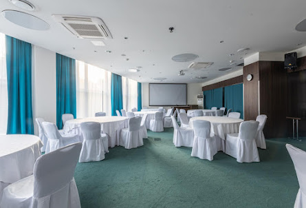 Зал «Пожарский» в Зал «Бещев»