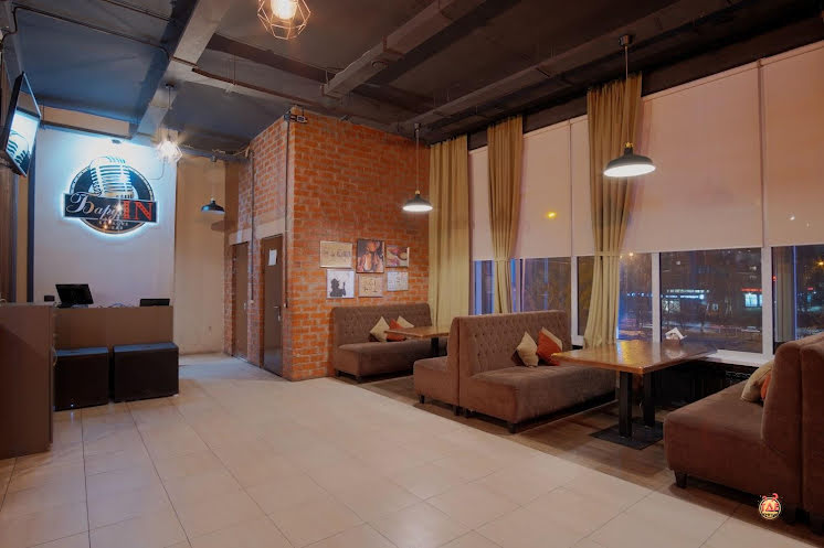 Основной зал в «БардIN» фотография №9