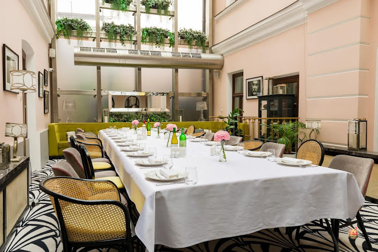 Банкетный зал в «12 Grand Cafe» фотография №7