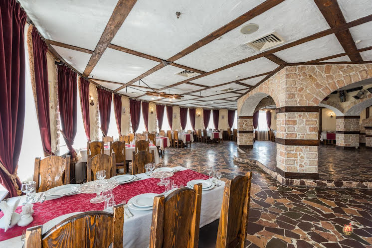 Средний зал в «Ариана на Привольной» фотография №1