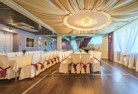 Основной зал в Зал «Клуб»