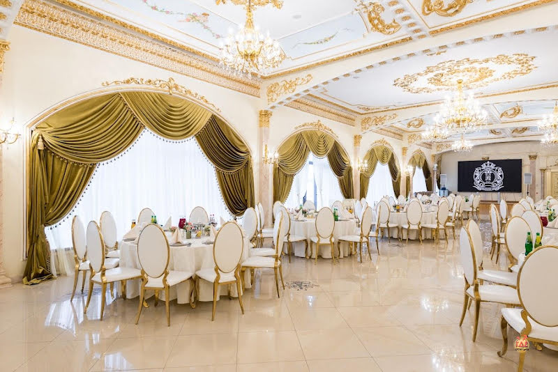 Император Холл фотография №10