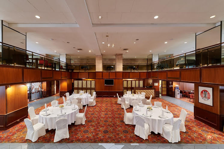 Ресторан «Брассери Эрте» в «Азимут Отель Аэростар» фотография №6