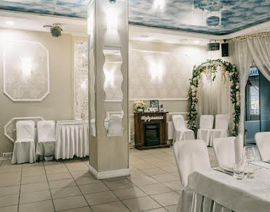  ресторан В двух шагах на Королева