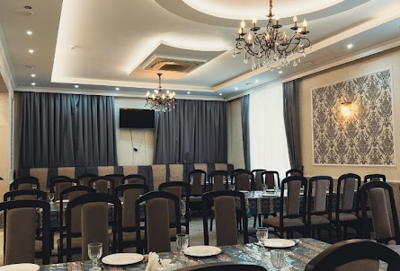 Большой зал в Стеклянный зал