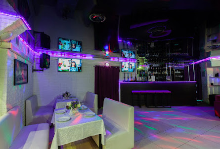 Основной зал в Малый зал 