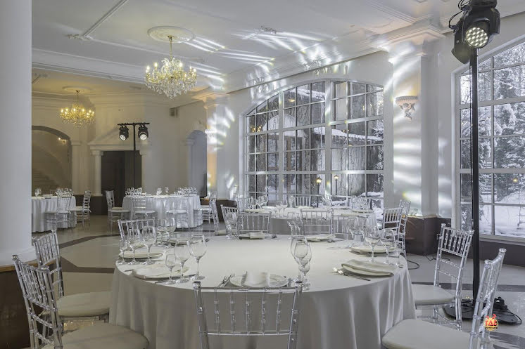  Царский зал в «Мир у Озера» фотография №15